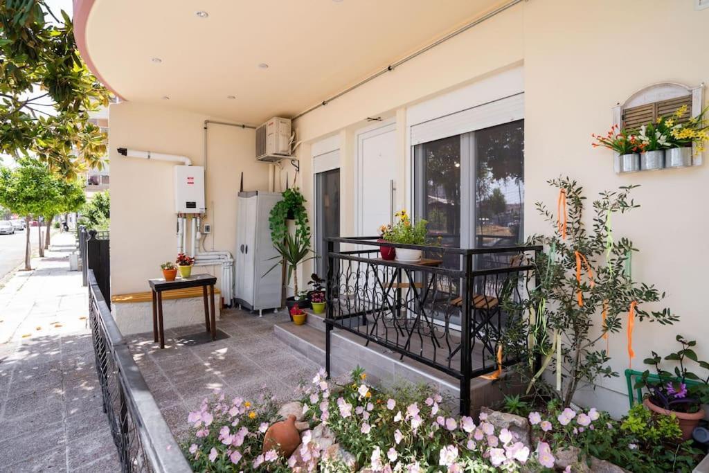 Elenis Cozy Apartment Lárisa Eksteriør bilde